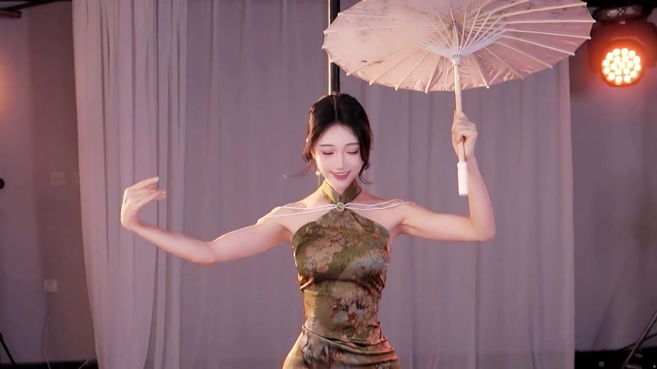 Douyu 坏空空20230806 Chinese girl dancing meme 000006