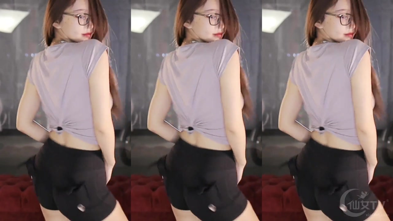 vivi小小酥20230914 TikTok live with Chinese girls dancing 000021