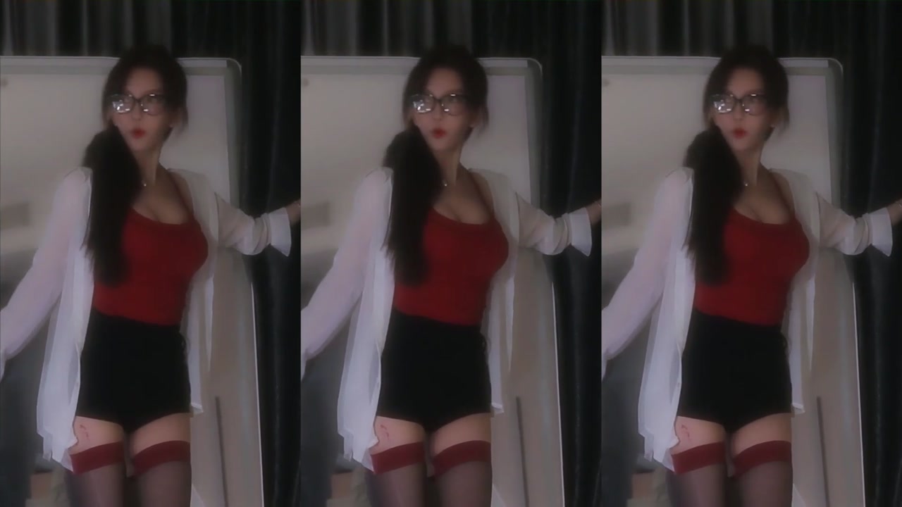 南妹儿20231018 Cute Chinese Girls Dance Livestream Highlights 000001