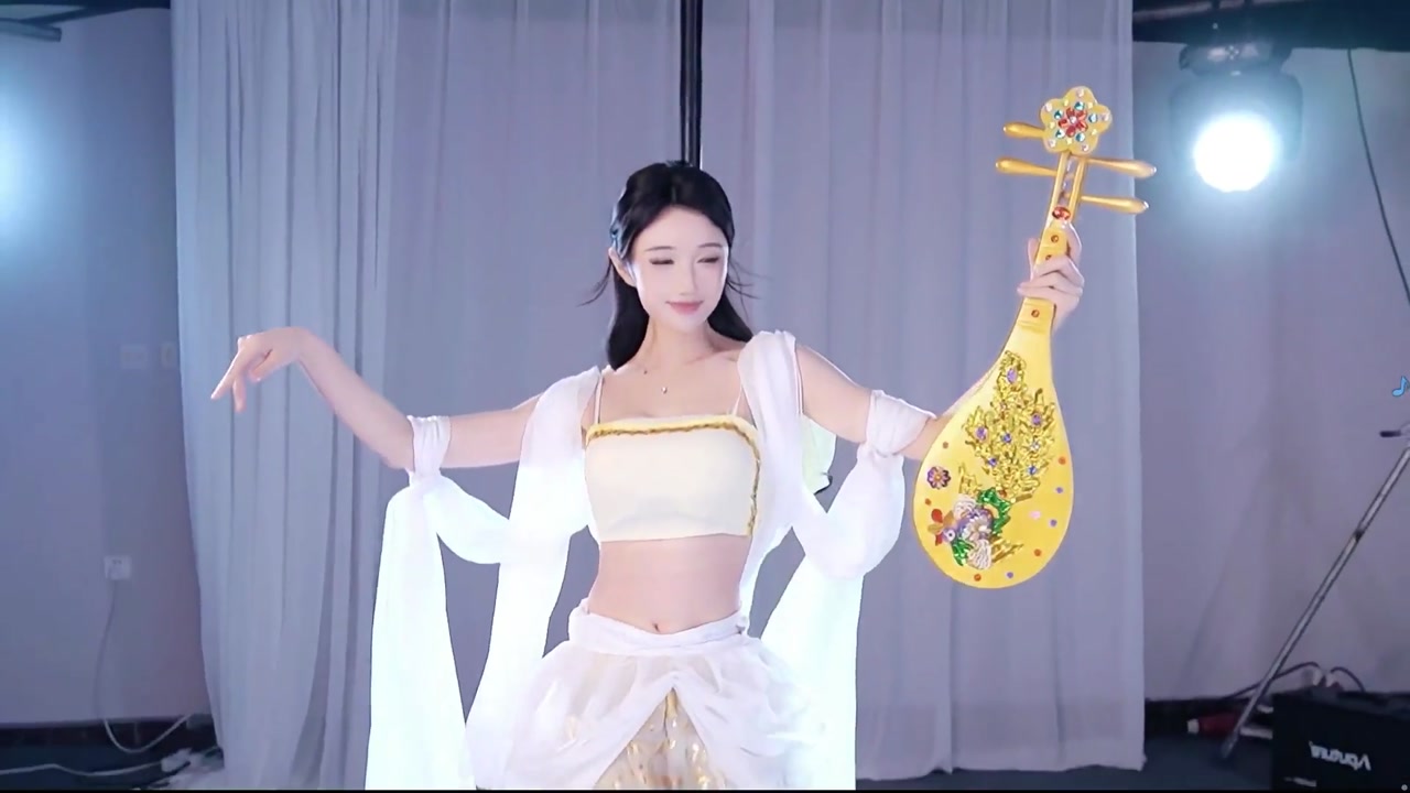 坏空空20230724 Chinese Douyu female anchor dances 000006