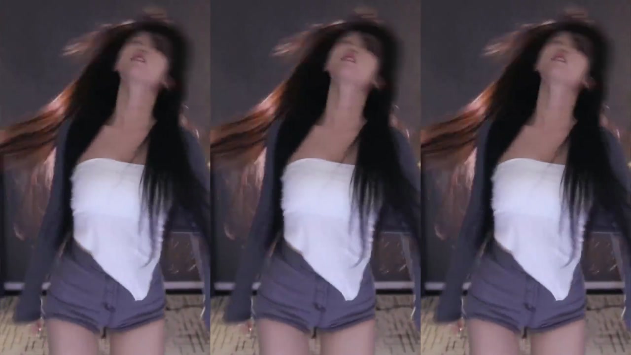 Douyin puyubin[朴雨彬]20231216 Wechat live with Chinese girls dancing 000015