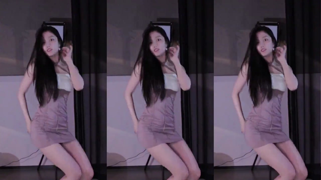 Douyin yizhimengqiyoo[一只萌七哟o]20230626 Wechat live with Chinese girls dancing 000001