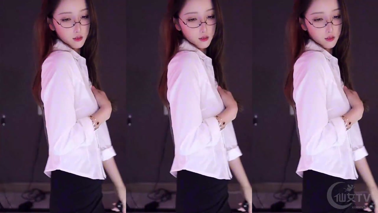 Douyin linruanruan[林软软]20231026 Chinese girl live dance 000010