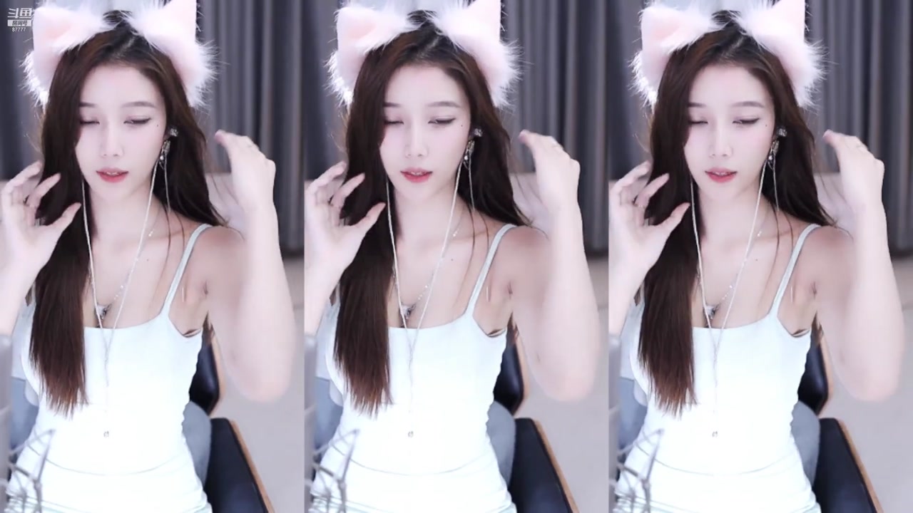 Huya 一只萌七哟o20220104 Sexy Chinese Girl Dance 035200