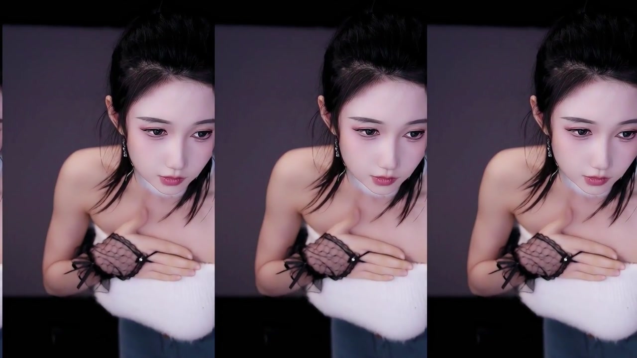 Chinese girl 坏空空[huaikongkong]20230420 TikTok live with Chinese girls dancing 000000