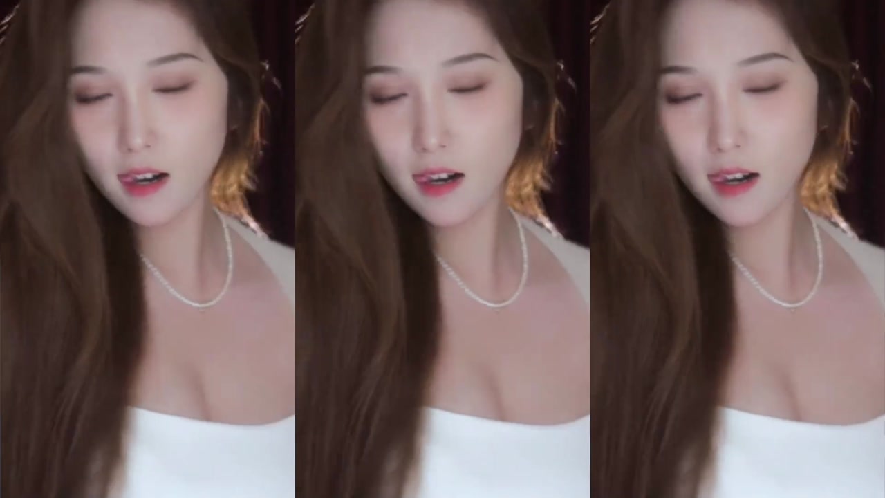 Douyu 朴雨彬20230816 Wechat live with Chinese girls dancing 000003