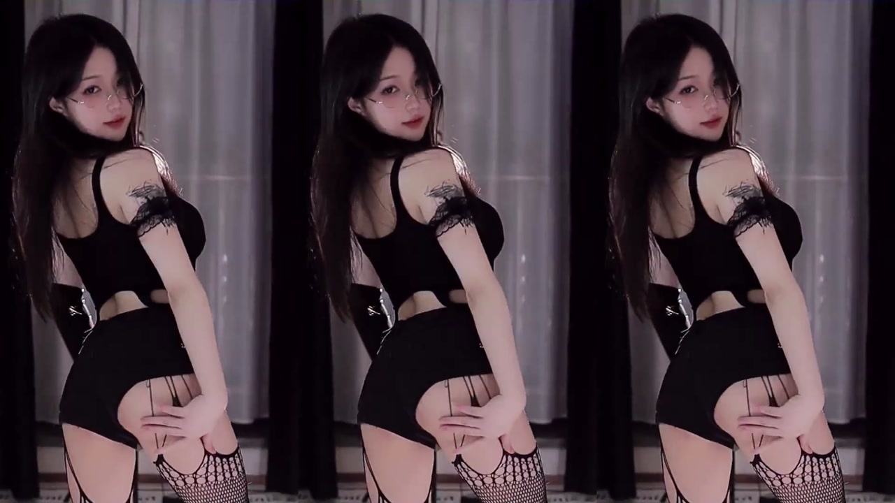 Chinese girl 小火龙[xiaohuolong]20230422 Chinese girl live dance 000010