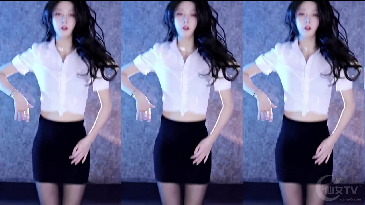 Douyin wangxinentree[王芯恩Tree]20220118 Wechat live with Chinese girls dancing 220702