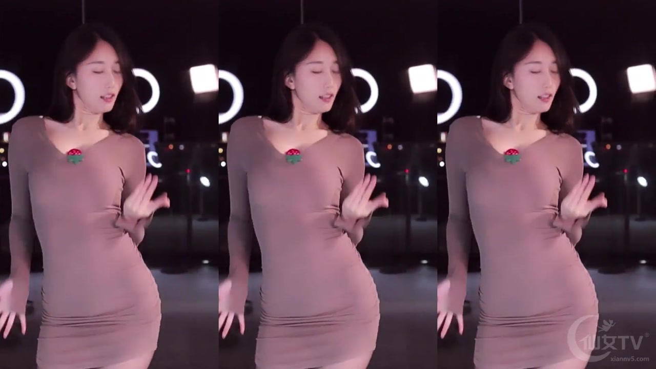 Chinese girl xiaoxiaoyujiang[小小玉酱]20230919 Douyu live Dance Livestream Highlights 000006