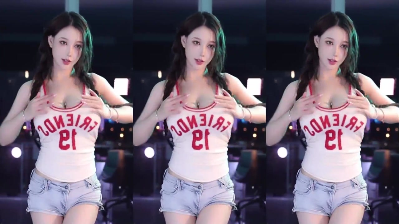Douyin minanaya[minana呀]20230808 pretty chinese girl live dance 000015
