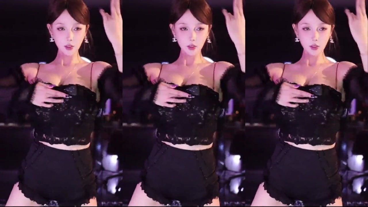 Huya minana呀20231029 Chinese Douyu female anchor dances 000036