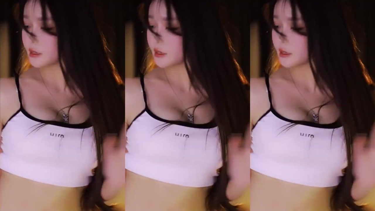 Douyin hunanxiaochengzi[湖南小橙子]20230430 Chinese girl live dance 000000