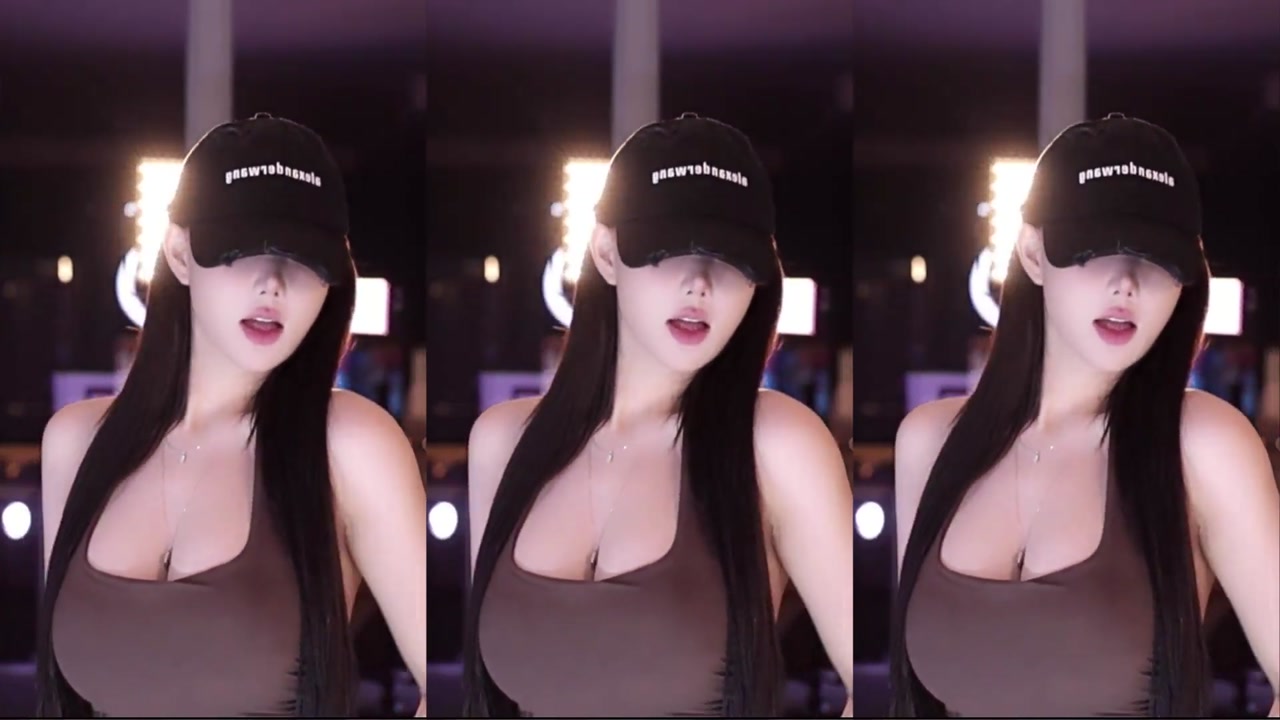 Douyin minana呀[minanaya]20230613 TikTok live with Chinese girls dancing 000001