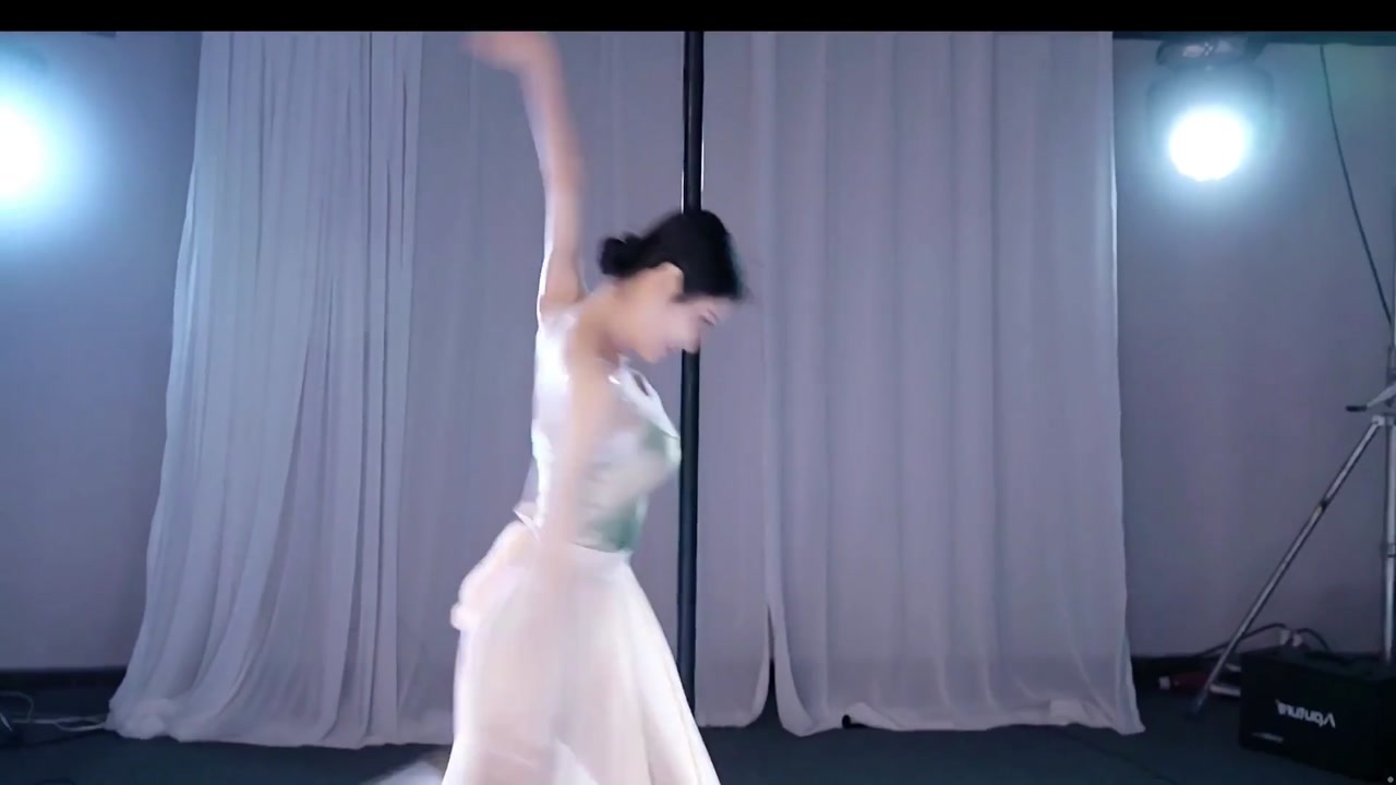 Huya 坏空空20230626 Cute Chinese Girls Dance Livestream Highlights 000028