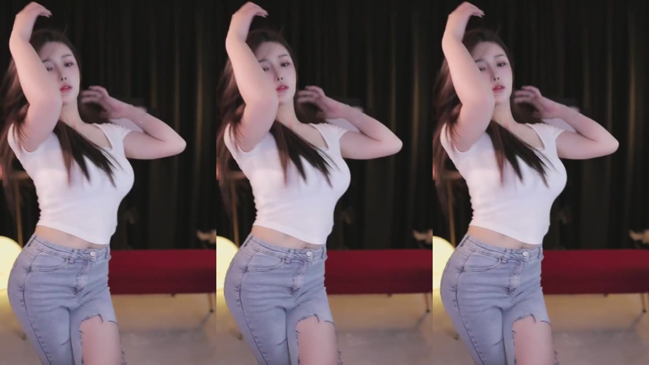 Chinese girl 猫崽崽三分糖[maozaizaisanfentang]20231005 Wechat live with Chinese girls dancing 000003