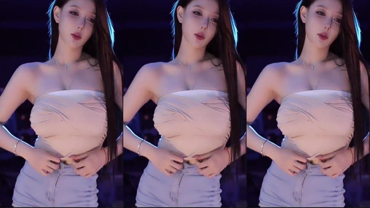 Huya minana呀20230612 Chinese Douyu female anchor dances 000045