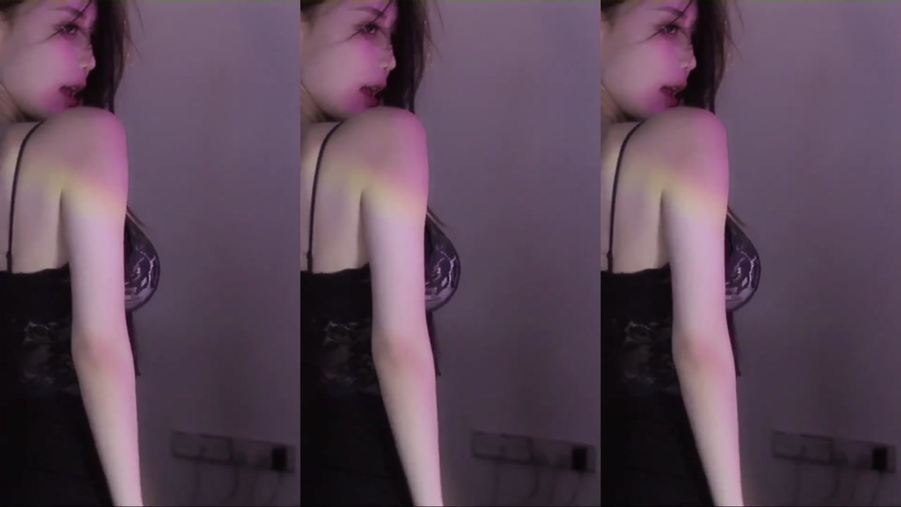 王雨檬呀20230430 TikTok live with Chinese girls dancing 000055