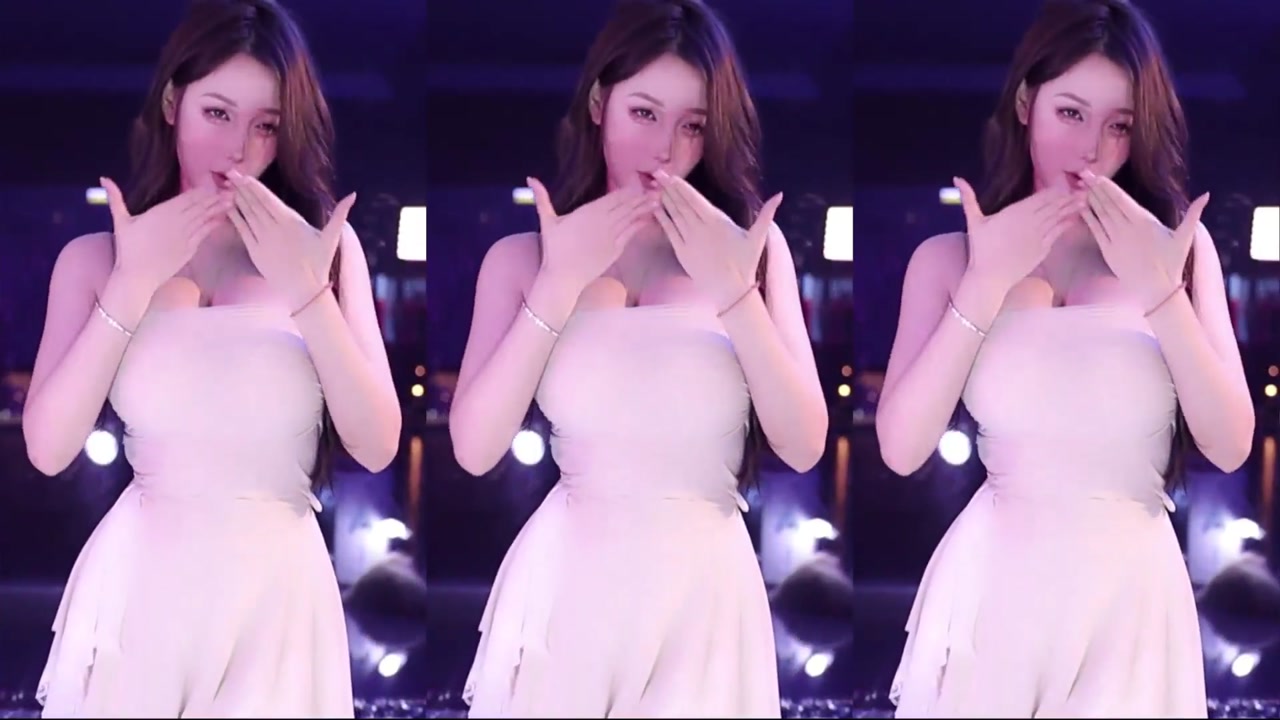 Douyu minana呀20231009 sexy female anchor from China dances 000006