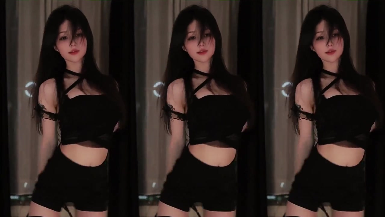 Douyin xiaohuolong[小火龙]20230421 A beautiful female anchor from China 000010