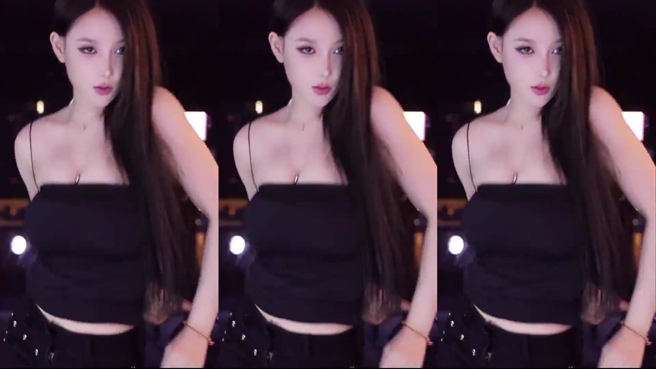 Douyu minana呀20230620 Wechat live with Chinese girls dancing 000010