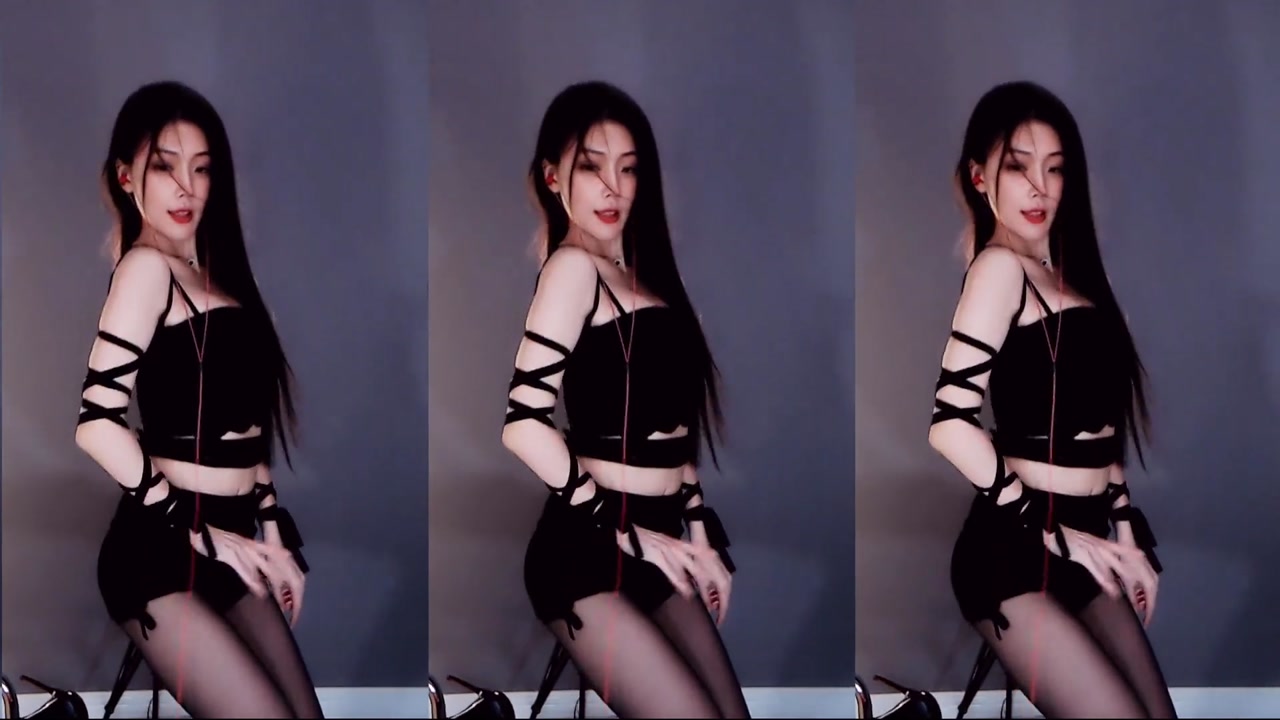 闪耀顾梦汐20220106 TikTok live with Chinese girls dancing 223600