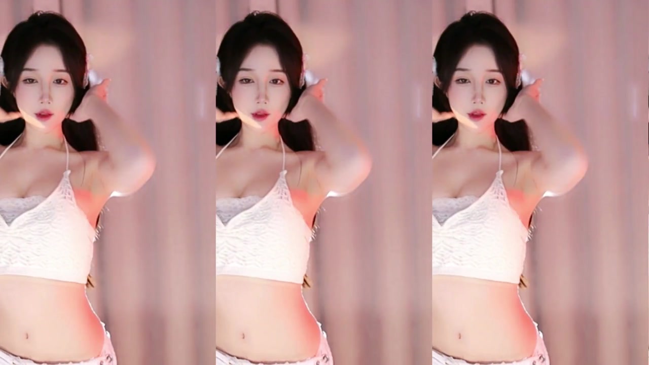 Douyin naiyanai[奶言艾]20230507 A beautiful female anchor from China 000006
