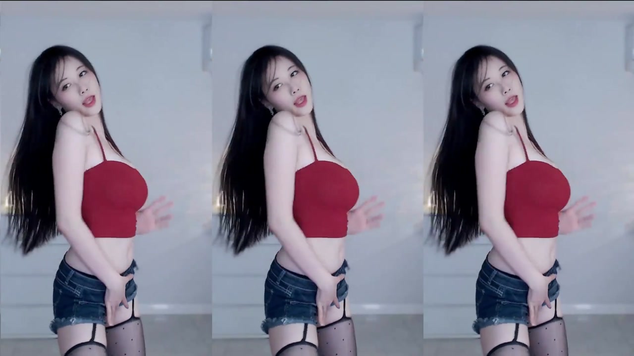 Chinese girl 一只小仙若[yizhixiaoxianruo]20231215 sexy female anchor from China dances 000001