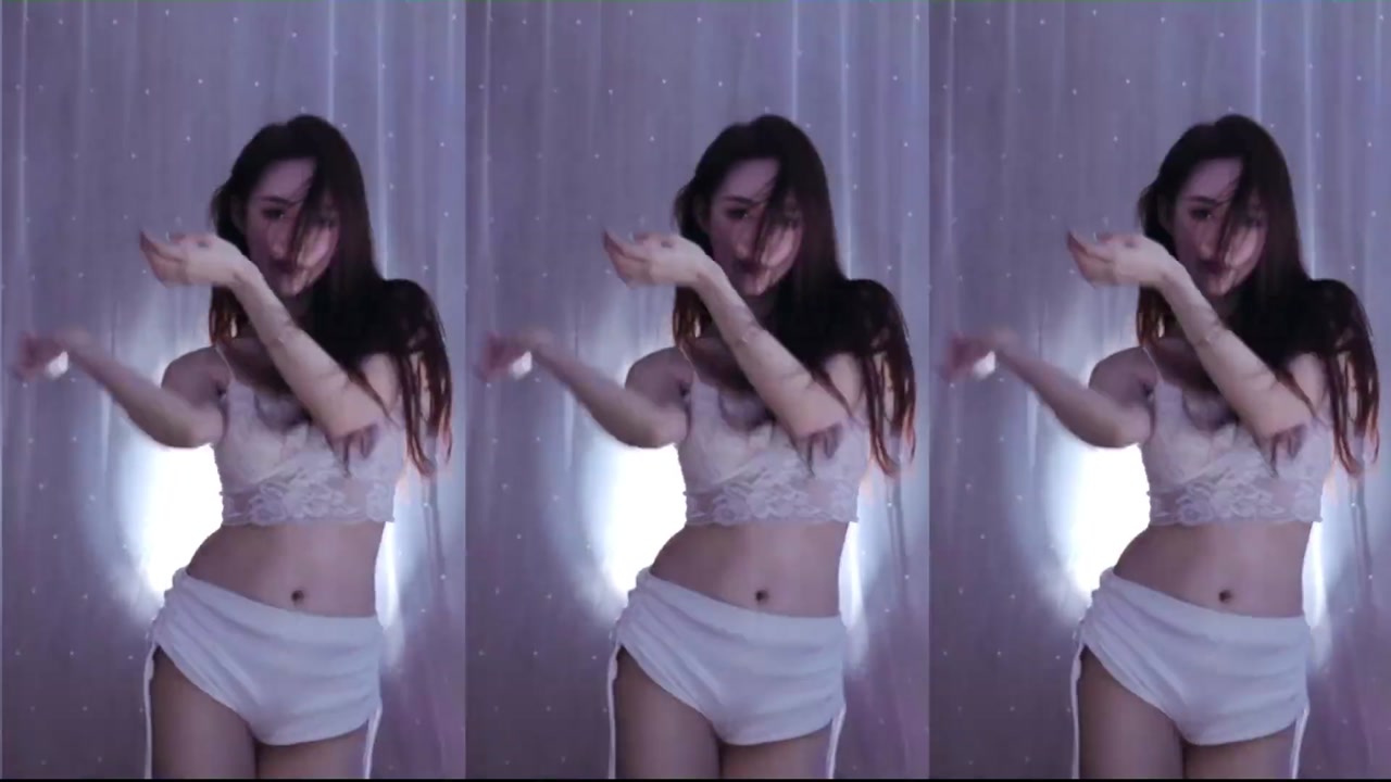 王雨檬呀20230402 TikTok live with Chinese girls dancing 000045