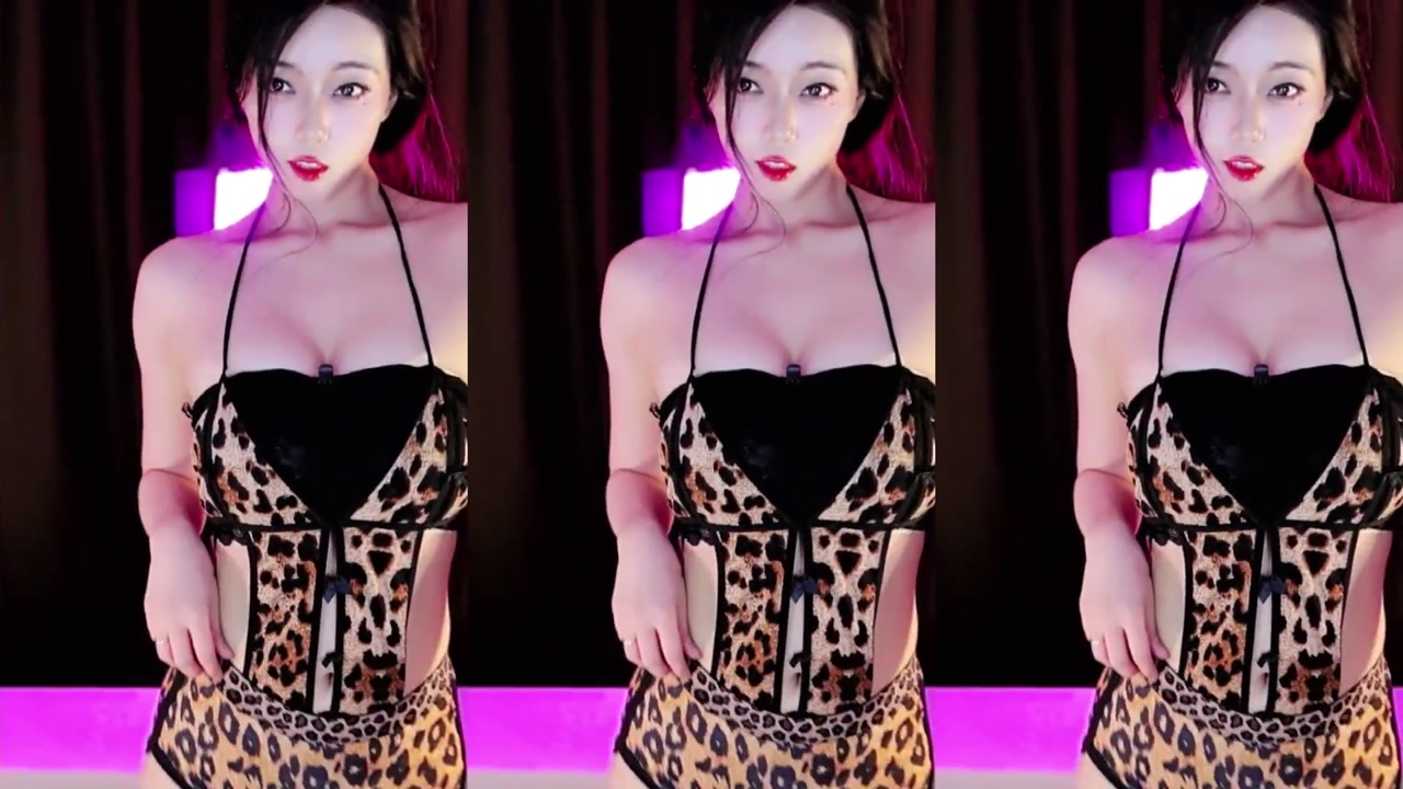 Douyu Nice丶奶思丶20230406 A beautiful female anchor from China 000010