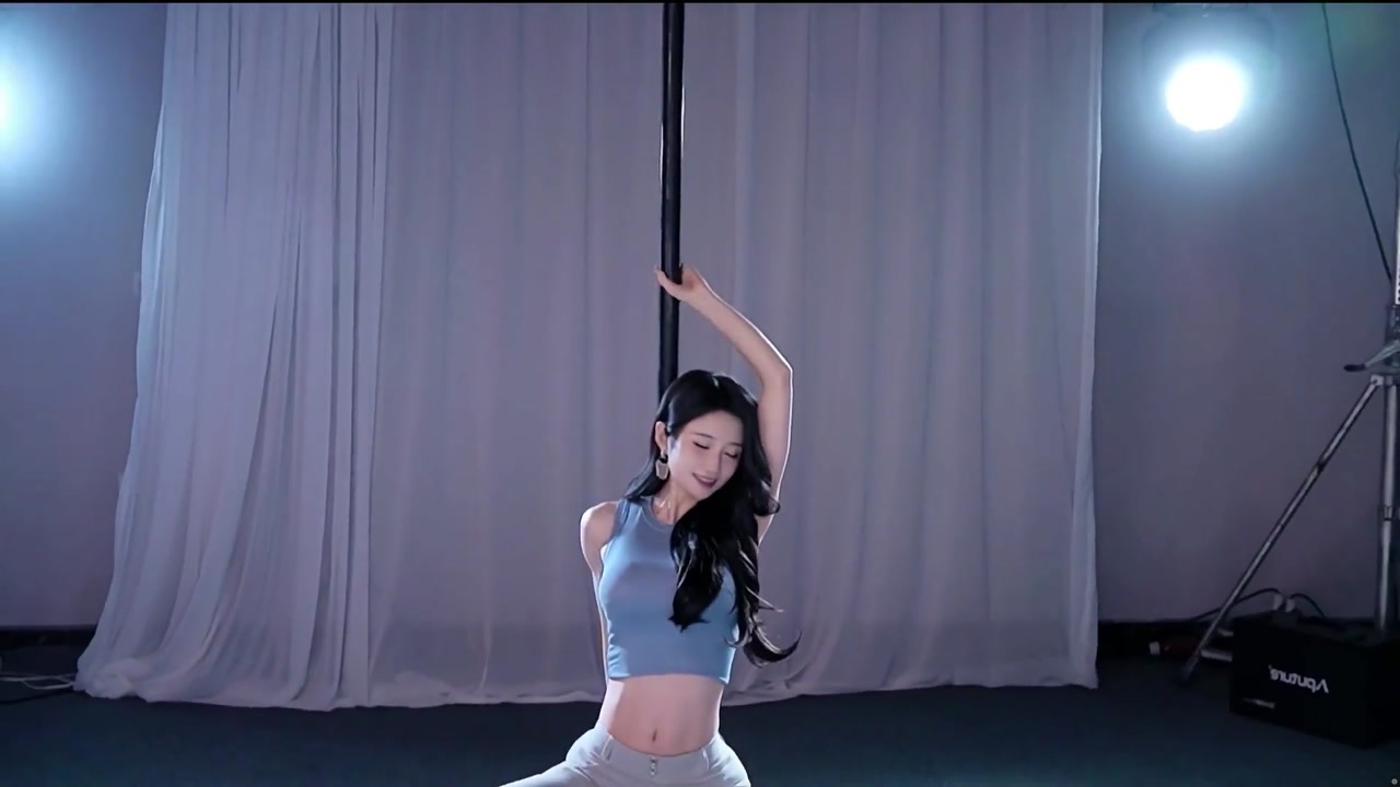 Chinese girl 坏空空[huaikongkong]20230630 Adorable Chinese Girl Group Dance Live 000006